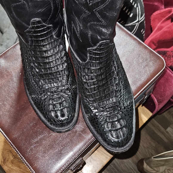 Men's Black Crocodile Cowboy Boots - Picture 2 of 5
